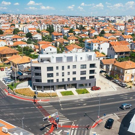 Apartment Rixos Zadar Private Parking Garage Exterior photo